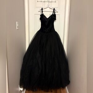 Black Velvet Princess Style Backless Prom Dress